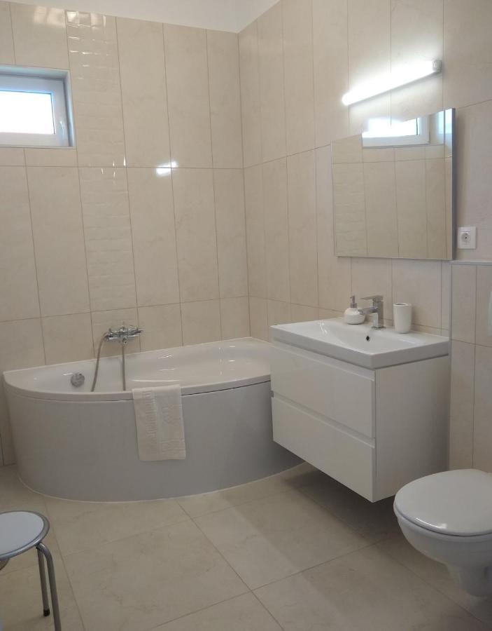 Tandem Apartman Kapolnasnyek Exteriör bild